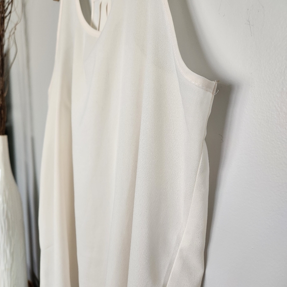 Flowy Cream Tank - Picture 8 of 9